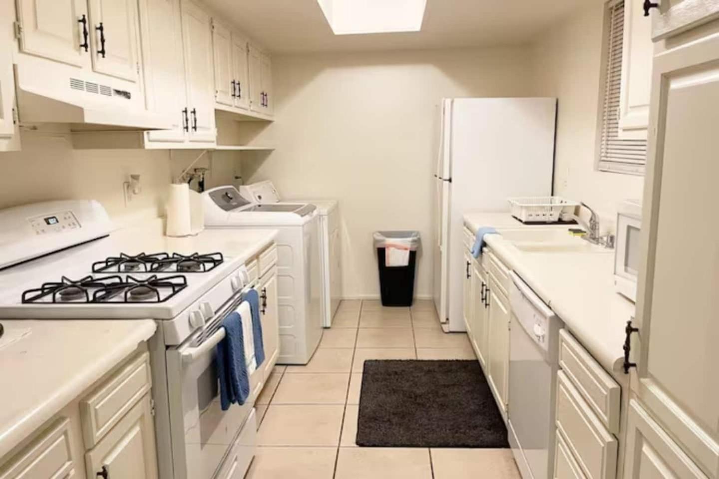 2 Or 3 Bedroom Walk To Mgm Casino And Strip Casa de férias